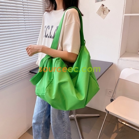礼品订购运动挎袋广告