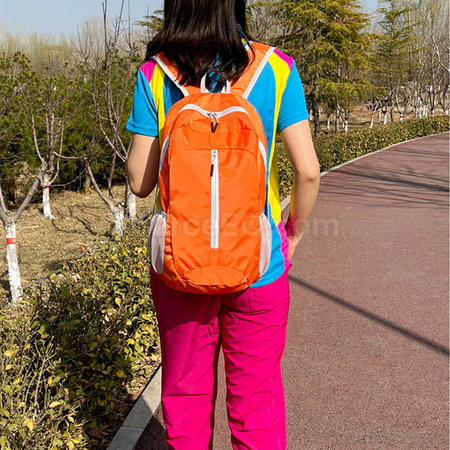 礼品订购折叠背包广告