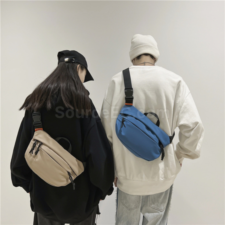 礼品订购斜挎单肩包广告