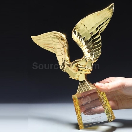 礼品订购合作共赢金属水晶奖座广告