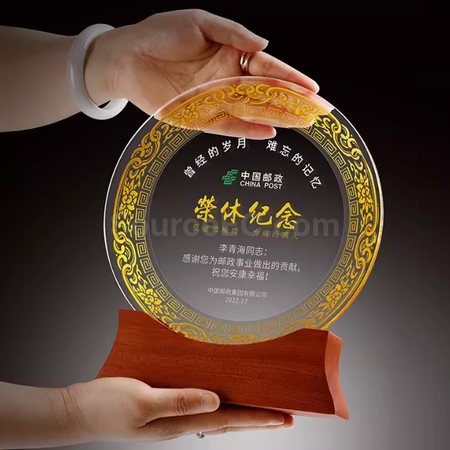 礼品订购实木水晶纪念盘广告