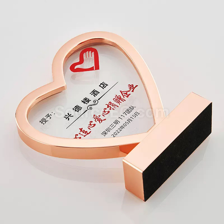 礼品订购爱心水晶奖座广告