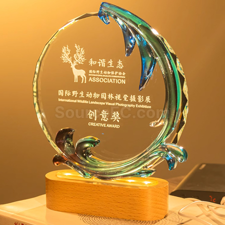 礼品订购发光琉璃奖座广告