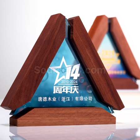 礼品订购实木水晶奖座广告