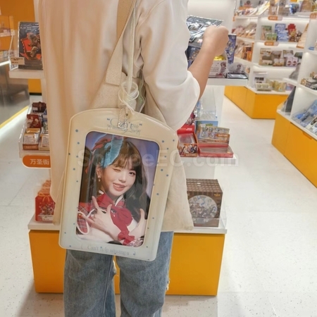礼品订购巨型A4卡套广告