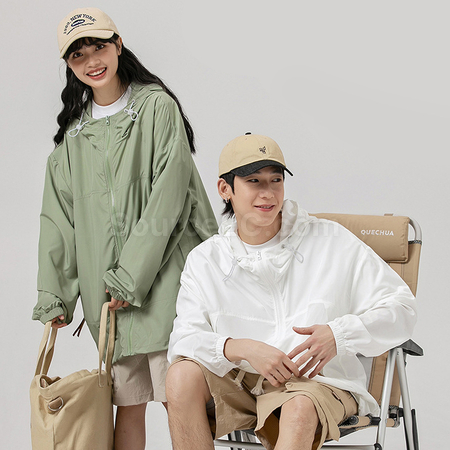 礼品订购季新款山系连帽防晒衣广告