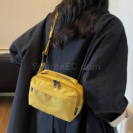 礼品订购单肩包斜挎包广告