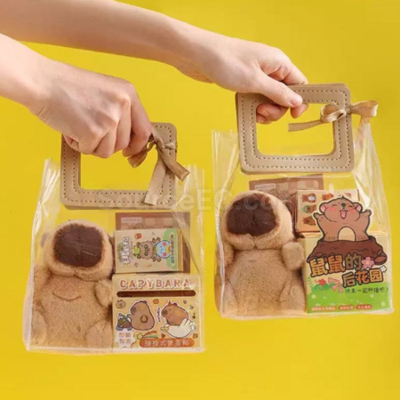礼品订购卡皮巴拉文具套装广告