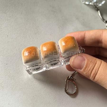 礼品订购焦糖面包指尖减压按键广告