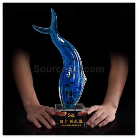 礼品订购琉璃鲸鱼水晶奖座广告