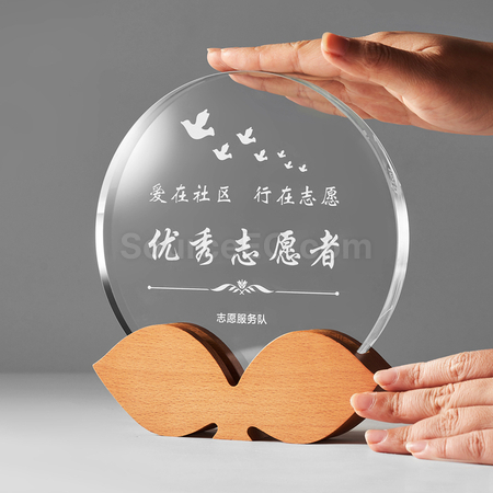 礼品订购木质水晶座广告