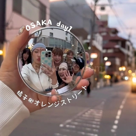 礼品订购旅拍神器吧唧鏡子广告