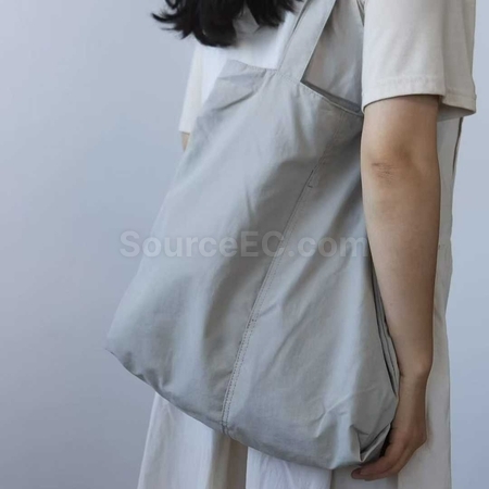 礼品订购纯色日系尼龙斜挎包广告