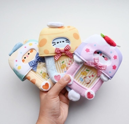 礼品订购小动物卡套广告